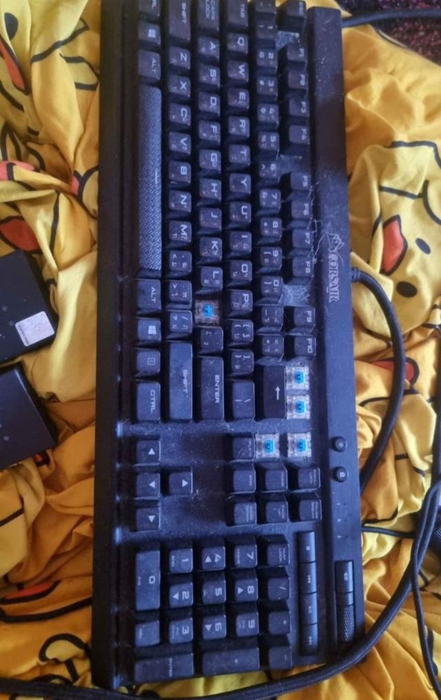 คีย์บอร์ดเกมมิ่ง Corsair K70 Lux RGB Blue Switch  2