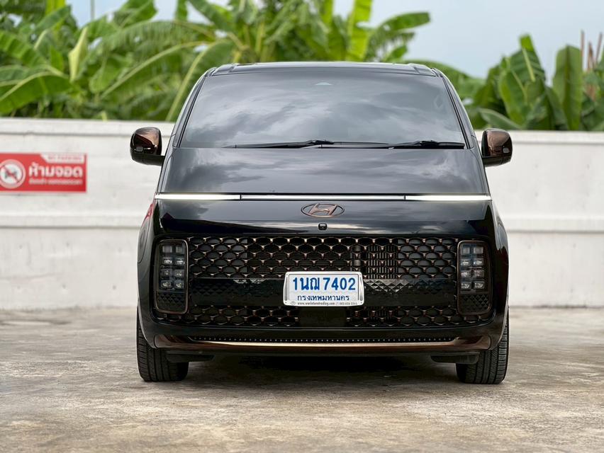 ปี 2022 HYUNDAI STARIA, 2.2 PREMIUM SUNROOFโฉม ปี21-ปัจจุบัน สีดำ เกียร์ออโต้ ดีเซล ตัวท๊อปสุด