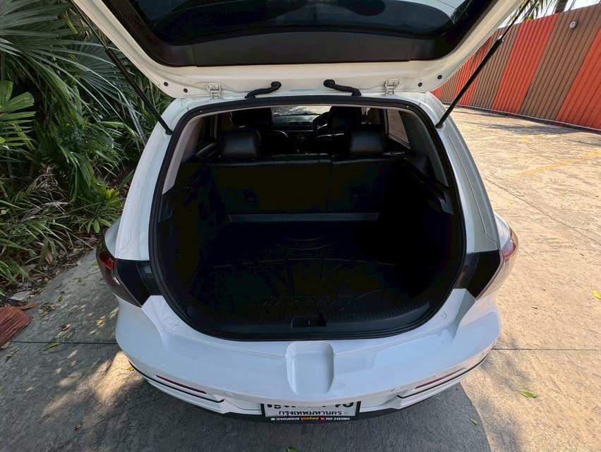 Mazda3 1.6V ปี2011 AT สีขาว รูปที่ 8