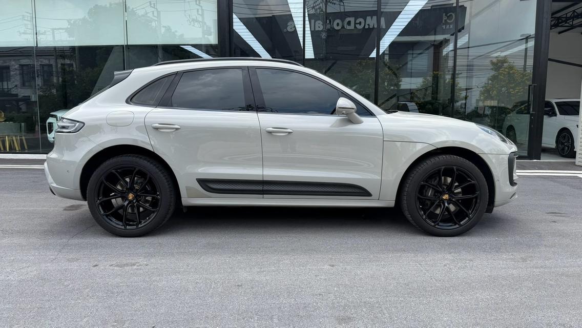 (แจ้งรหัสรถ KPV246) 2022 PORSCHE MACAN 2.0 Facelift สี crayon ภายในแดง รูปที่ 18