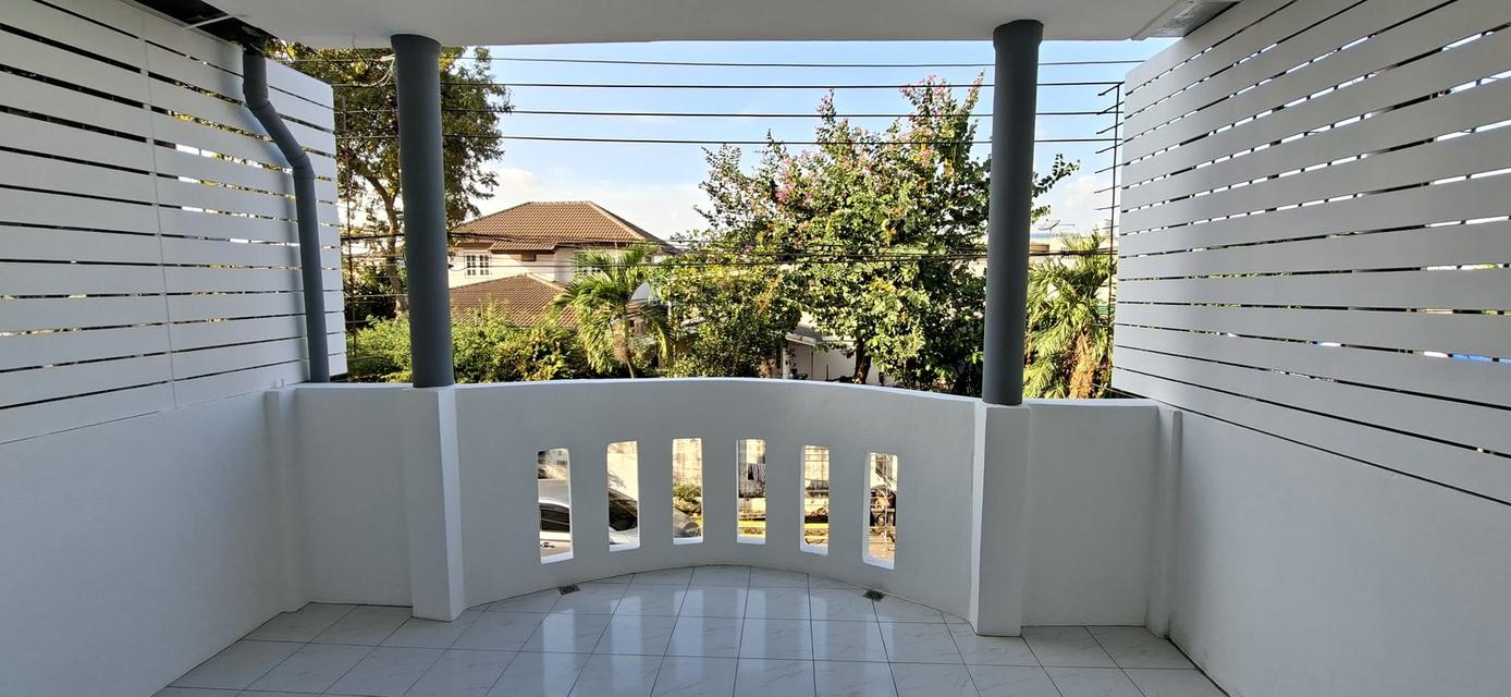 ทาวน์เฮ้าส์ ซอยรามอินทรา46 หมู่บ้าน บก.ทหารสูงสุด รีโนเวทใหม่ พร้อมอยู่ ทำเลดีใกล้รถไฟฟ้า 9