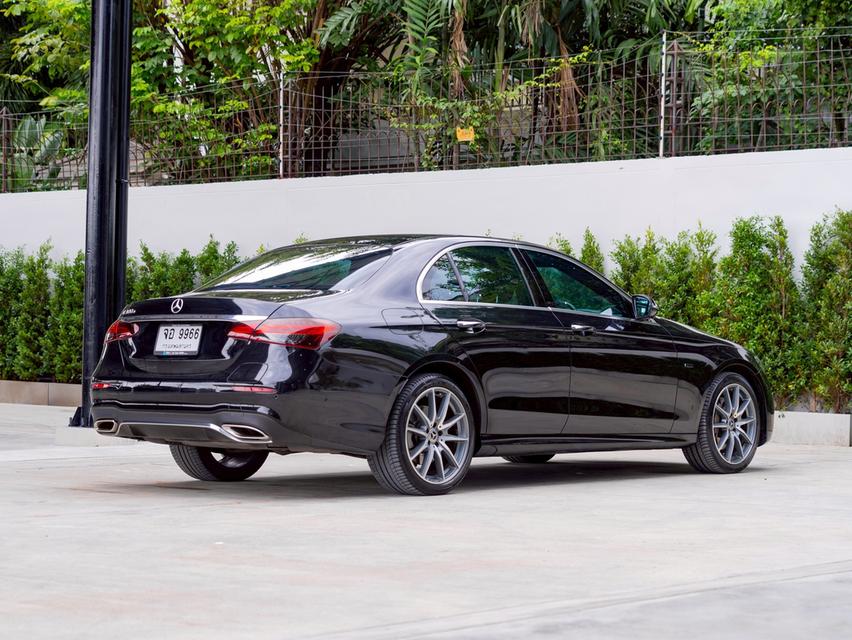 Mercedes-Benz E300e 2.0 AMG Plug-in Hybrid ปี 2021จด23 4