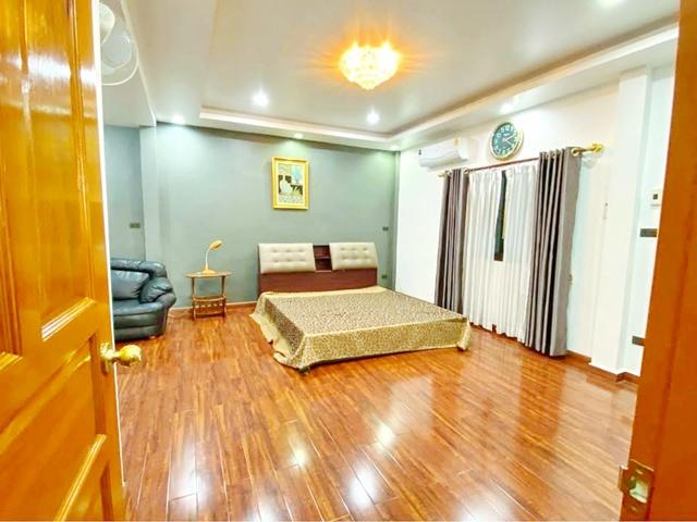 ARL หัวหมาก 3 กม.BTSอ่อนนุช 1.8กม.ให้เช่าบ้านเดี่ยว 2 ชั้น ใหม่ 300 ตร.ม.อ่อนนุช13-19 100 ตร.วา. ฟังก์ชันครบ 4 นอน 4 น้ำ 5