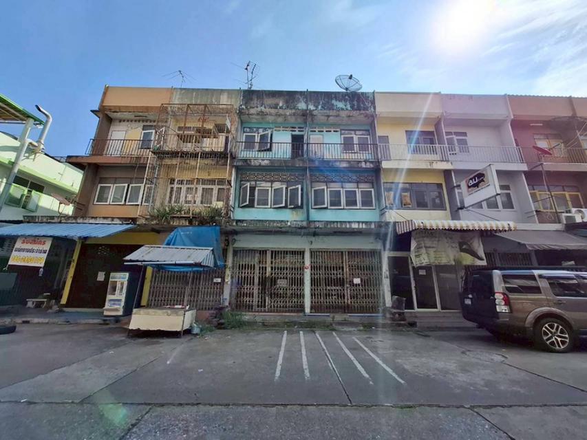 โอกาสทอง ขายตึกแถว 3 ชั้น 2 คูหา ซอยเพชรเกษม 77-4 เข้าซ.140ม. 38 ตรว. โครงสร้างแข็งแรง ใกล้ Big C และ ม.เอเชียอาคเนย์ รี 2