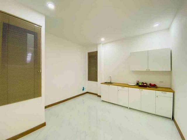 รหัสC6823 ให้เช่าบ้านเดี่ยว 2ชั้น หมู่บ้านทุ่งเศรษฐี เลียบมอเตอร์เวย์ บางนา รามคำแหง2