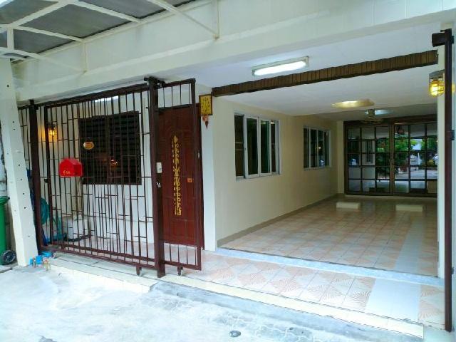 MRT คลองเตย 1.2กม.ทาวน์เฮ้าส์ 2 ชั้น ให้เช่า 20 ตร.วา. 160 ตร.ม. 4 นอน เซนต์แอนดรูว์ส สุขุมวิท 4.7 กม. อาคารมาลีนนท์ 2.6 1