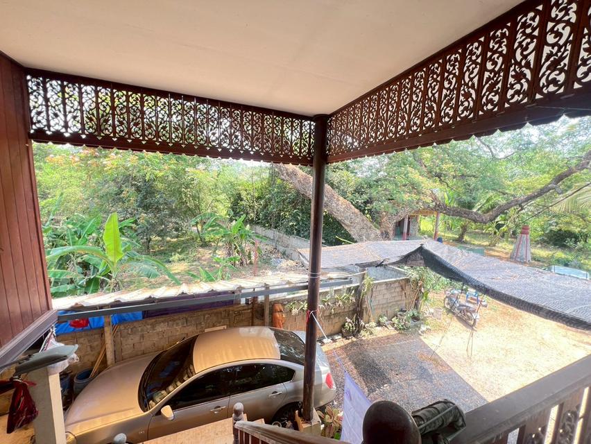 บ้านเดี่ยว 2 ชั้น 42 ตร.ว. ครึ่งปูนครึ่งไม้สัก สภาพดี จ.สิงห์บุรี 8