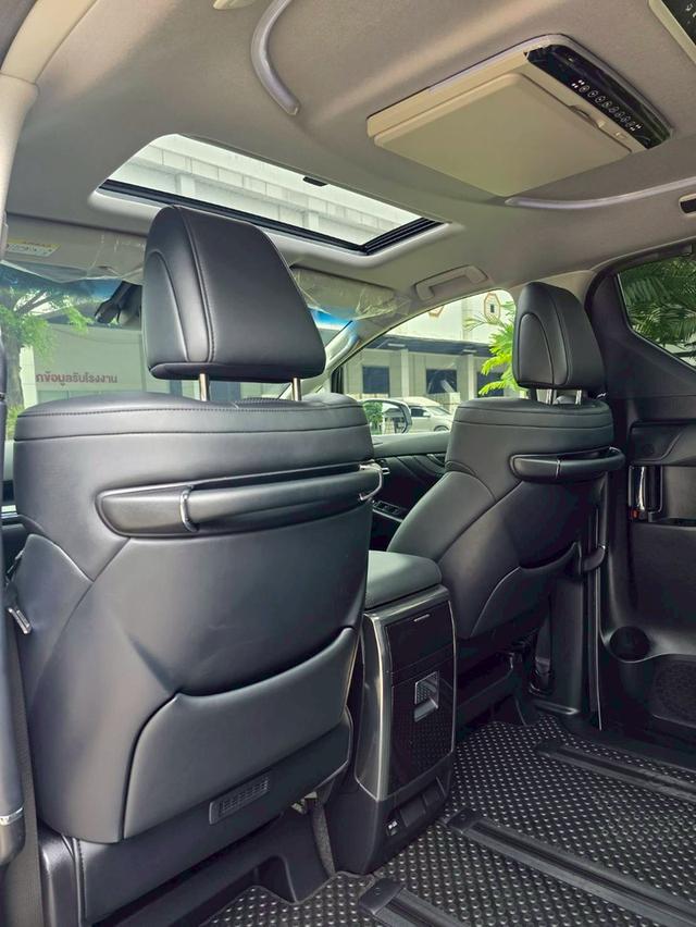Toyota ALPHARD 2.5SC PACKAGE สีขาว ปี 2024 ไมล์ 36,000 กม. 11
