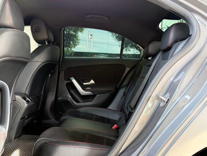 2020 BENZ A200 AMG รถสวยสภาพป้ายแดง รถวิ่งน้อยเพียง 68,XXX กม เข้าศูนย์ทุกระยะ ไม่มีอุบัติเหตุครับ รูปที่ 13