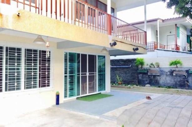 ให้เช่าบ้านเดี่ยว 2 ชั้น 75 ตร.ว. หมู่บ้าน ต.รวมโชค ย่านโชคชัย 4 เหมาะพักอาศัย (ไม่มีเฟอร์นิเจอร์) 8