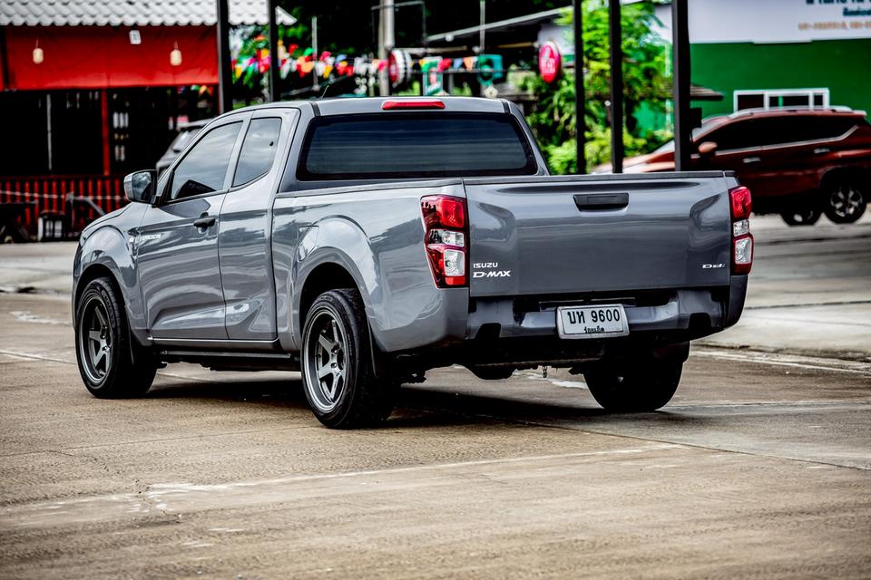 ISUZU D-MAX SPACECAB 3.0Ddi S ปี 2022 สีเทา  8