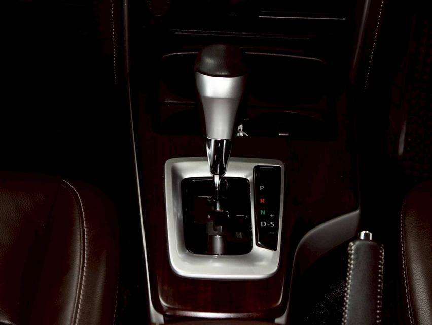 ขาย Toyota Fortuner 2.4V ปี20 11