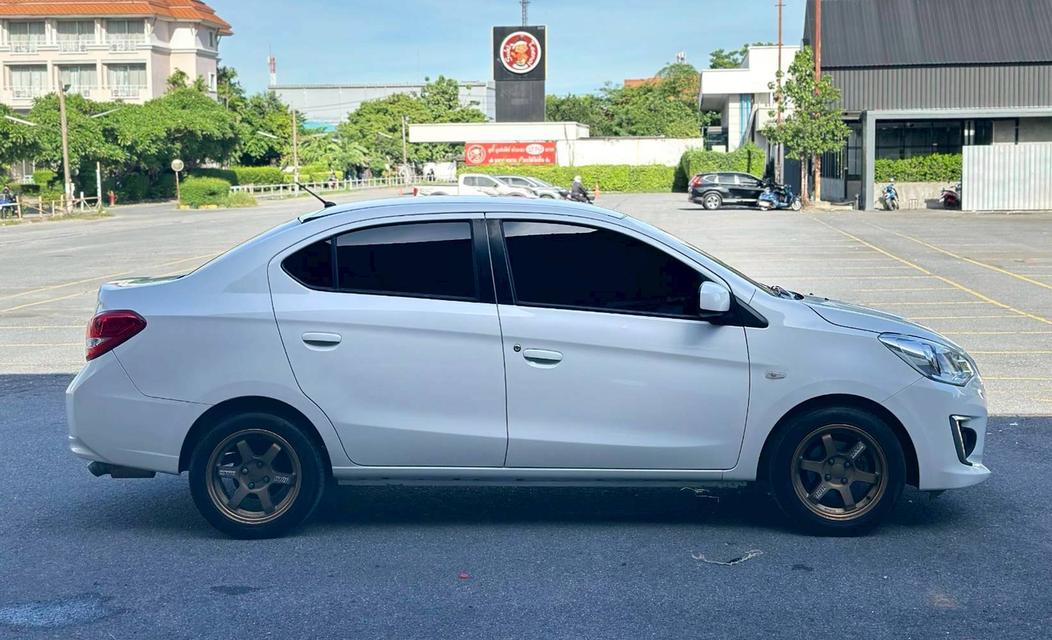 MITSUBISHI ATTRAGE 1.2GLX (MNC) เกียร์ธรรมดา สีขาว ปี 2017