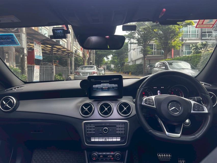 Mercedes benz CLA250 (2016) 9