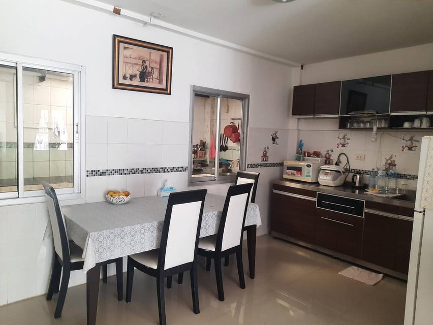 บ้านทรายแก้วบ่อวิน 331 ทาวเฮ้าน์ 2ชั้น 3นอน 2น้ำ 1จอดรด 6