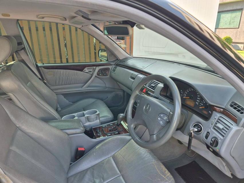 ขาย Benz E240 ปี 2001 สีดำ ไมล์วิ่งน้อย สภาพเดิมๆ รูปที่ 7