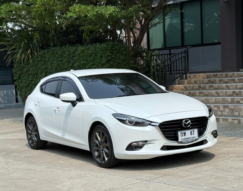 2019 MAZDA 3 2.0S SPORT รถมือเดียวออกป้ายแดง รถวิ่งน้อย เข้าศูนน์ทุกระยะ ไม่เคยมีอุบัติเหตุครับ