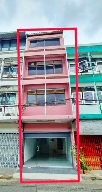 รพ.เซนต์หลุยส์ 2.6 กม. สาธุประดิษฐ์30-38 นานาชาติคิงส์คอลเลจ 1กม. อาคารพาณิชย์ 4ชั้น 320ตร.ม. บ้านเปล่า 6นอน เซ็นทรัล พร 1