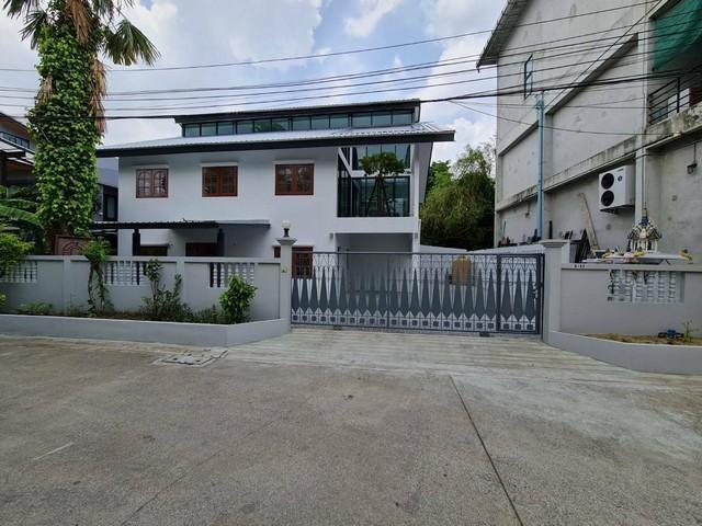 ให้เช่าบ้านเดี่ยว2ชั้น 200 ตร.ม.ย่านโชคชัย4ลาดพร้าว ใกล้MRTโชคชัย4ใกล้นาคนิวาส ลาดพร้าววังหิน เลียบด่วน 1