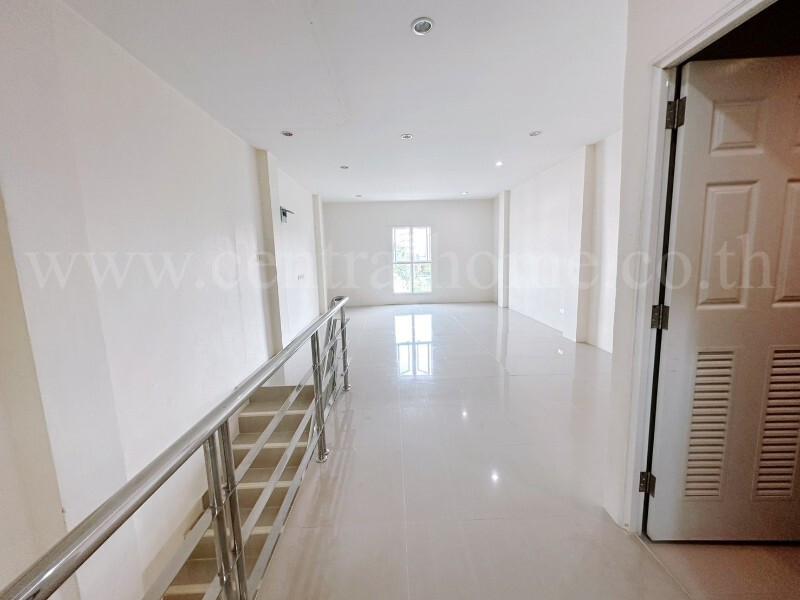 อาคารพาณิชย์ 3.5 ชั้น ทำเลทอง ถนนนวมินทร์ ใกล้ตลาดปัฐวิกรณ์ 16