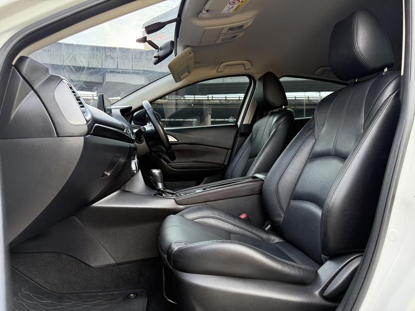 Mazda 3 2.0 S Sport ปี 17จด 18 15