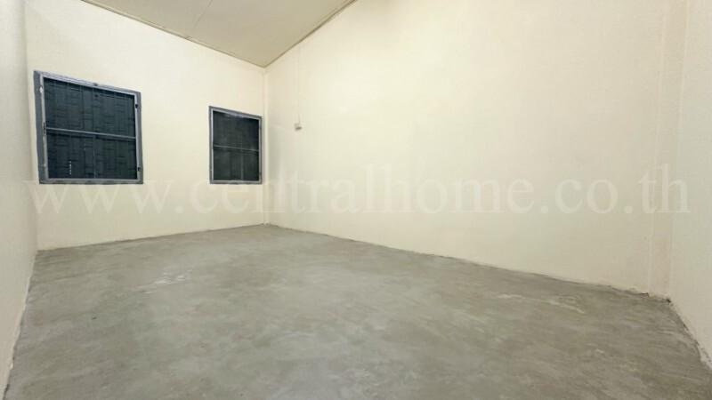 ทาวน์เฮ้าส์ 3 ชั้น ซอย กรุงเทพ - นนทบุรี 23 (จันทร์เกษม) ราคาถูกมาก 12