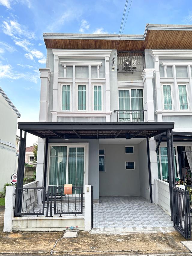 หลังมุม ใกล้สวนส่วนกลาง บรรยากาศเงียบสงบ ทาวน์โฮม 2 ชั้น หมู่บ้านโกลเด้น ทาวน์ 3 ลาดพร้าว - เกษตรนวมินทร์ ( Golden Town 3 Ladprao - Kasetnawamin ) 1