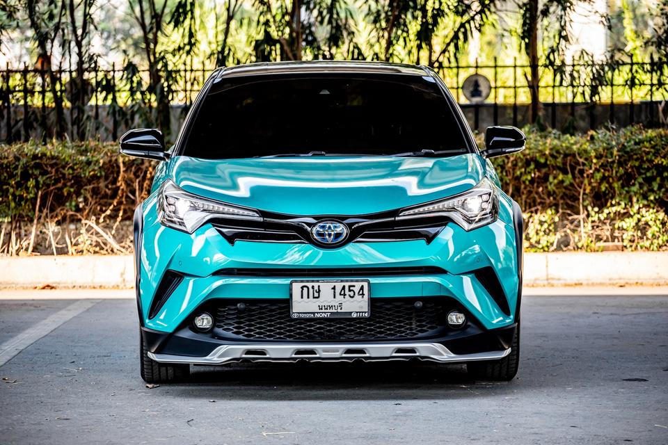 Toyota CHR 1.8 HV HI ปี 2018 สีเขียว มือเดียวป้ายแดง 2