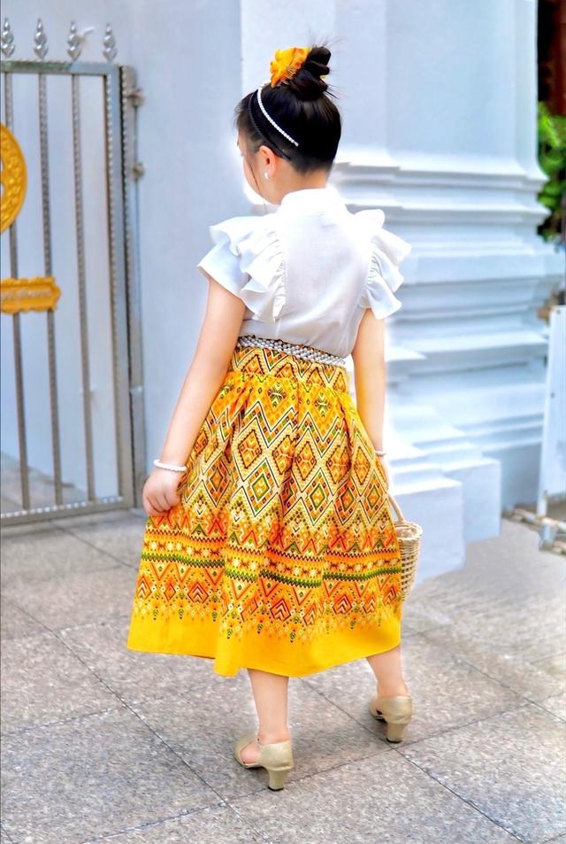 ชุดไทยเด็กหญิง setเสื้อกับกระโปรง 4