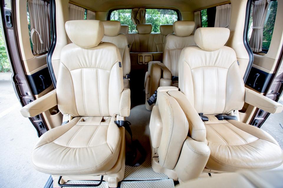 Hyundai H-1 ELITE 2.5 ดีเซล ปี 2014 สีน้ำตาล มือเดียวป้ายแดง  13