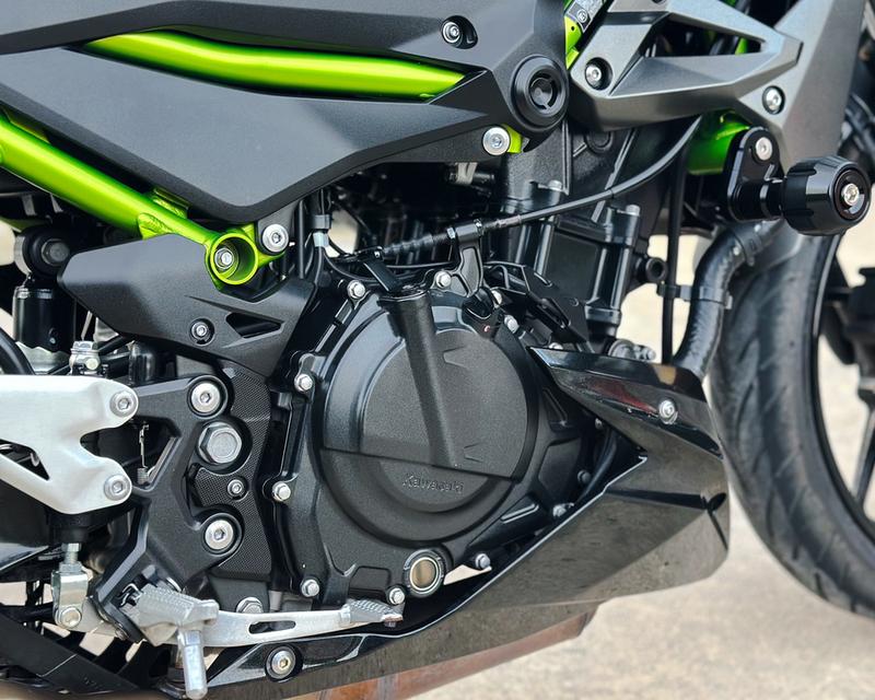 Kawasaki Z 400 SE 9