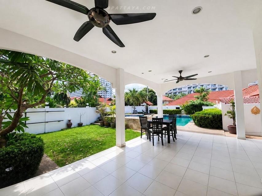 For Rent — 4-Bedroom Pool House at Royal Park Village, Thepprasit RoadPrivate pool house for rent at Royal Park Village, Thepprasit Road, Pattaya. 6
