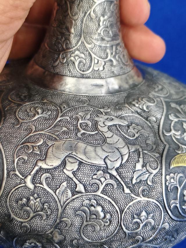 old Chinese silver surahi gold engraved รูปที่ 13