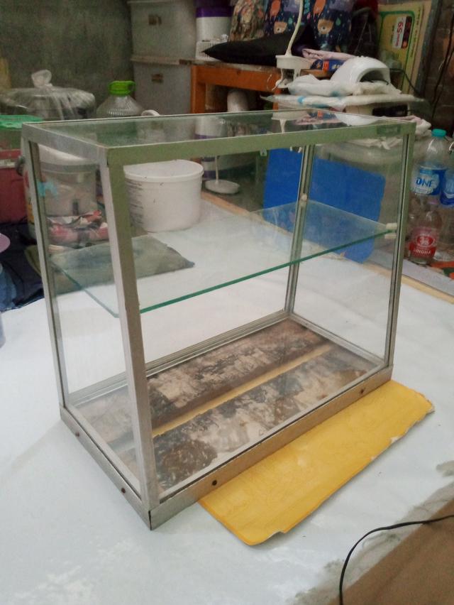 ตู้กระจกโชว์หน้าร้าน 4
