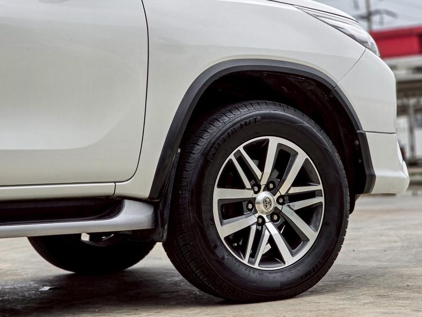 TOYOTA FORTUNER 2.4V RWD ปี2019 จดปี 2020 รูปย่อยที่ 4