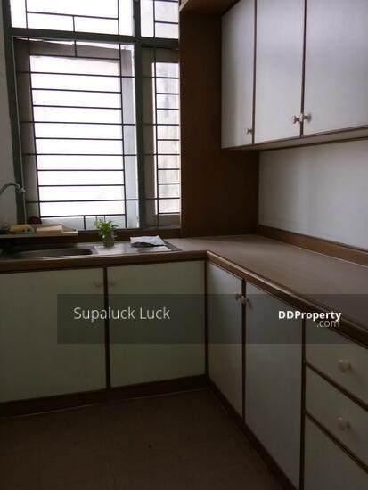 ให้เช่าพื้นที่ 180 ตารางเมตร (ชั้น 4) ติดถนนสุขุมวิท ห่างจาก BTS อุดมสุข เพียง 250 เมตร 6