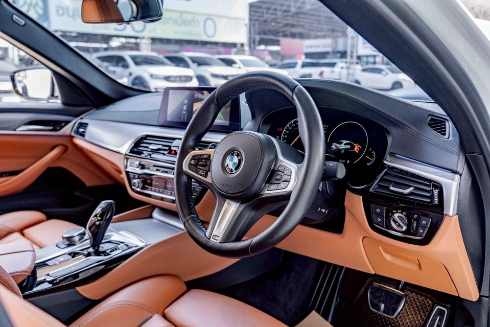 รหัสรถ NP8751 รุ่นรถ : BMW 520D M SPORTปีรถ : 2019 รูปที่ 11