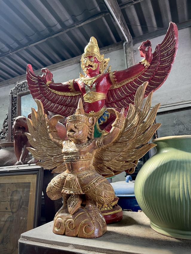 พญาครุฑตั้งโต๊ะไม้สัก และครุฑตั้งโต๊ะทหารราบที่9 เรซิ่น 3