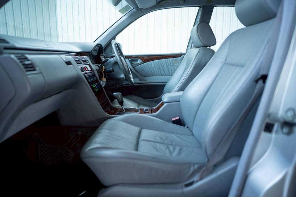 Benz E200 Kompressor W210 ปี 2002 13