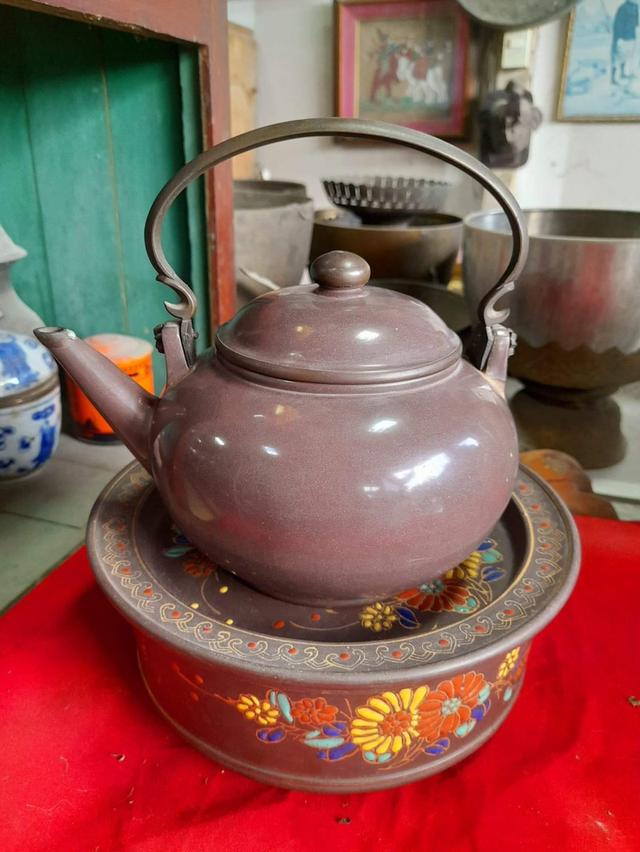 กาน้ำชาดินเผาโบราณ ปั้นชาอี๋ซิง ผิวขัดมัน สีดำ ใบใหญ่ ป้านชาอี๋ซิง ป้านชาเก่า