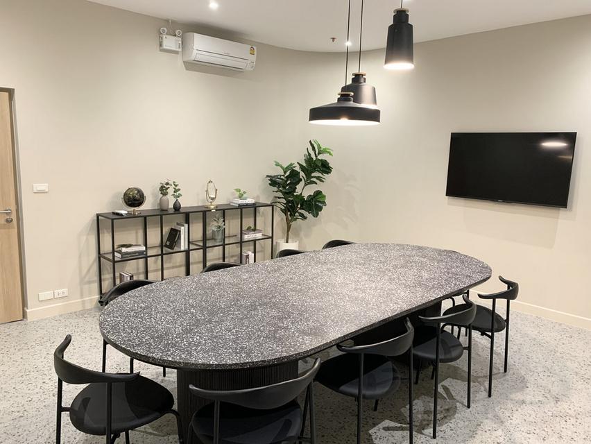 Service Officed เฟอร์ครบพร้อมเข้าอยู่ ใกล้ BTS เอกมัย มีบริการทำความสะอาดห้อง มีที่จอดรถ 5