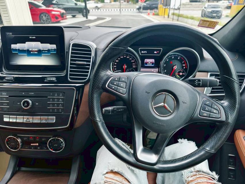 รหัสรถ KPV3833 2018 BENZ GLE-500e  สีดำ 7