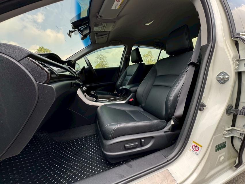 Honda Accord 2.0EL Navi 2016 AT สีขาว รูปที่ 7