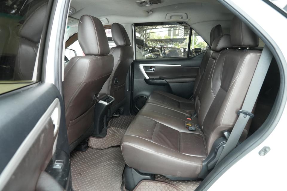 2018 TOYOTA FORTUNER 2.4 V 4WD SUV สีขาว ไมล์ 181334 กม. 15