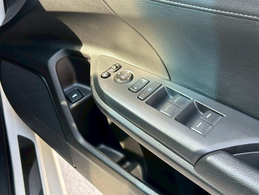 รหัสรถ PAT9221 Honda Civic FC 1.5Turbo สีขาว ปี2019 7
