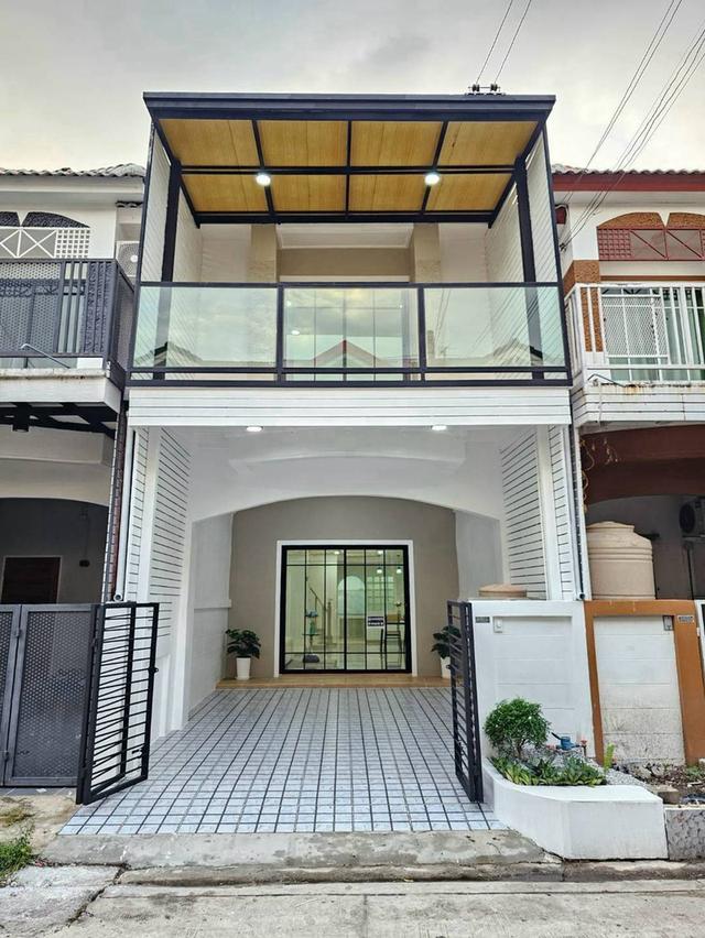 หมู่บ้านปิยวรารมย์ เฟส3 ถนนบ้านกล้วยทาวน์เฮาส์ 2 ชั้น ตกแต่งใหม่พร้อมอยู่ 2