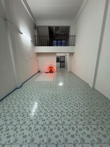 อาคารพาณิชย์ 4ชั้น ให้เช่าถนน เสรีไทย รามอินทรา ติดกับหมู่บ้านอารียา 8