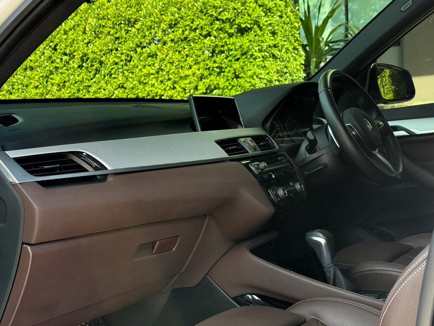 2020 BMW X1 20D MSPORT รถมือเดียวออกป้ายแดง รถวิ่งน้อยเพียง 70,000 กม เข้าศูนย์ตามระยะ รถไม่เคยมีอุบัติเหตุครับ 11