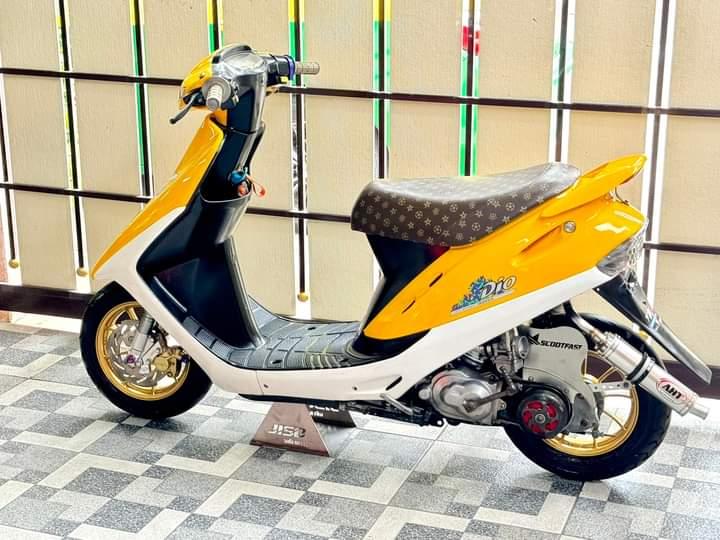 Honda Dio สีเหลือง 3