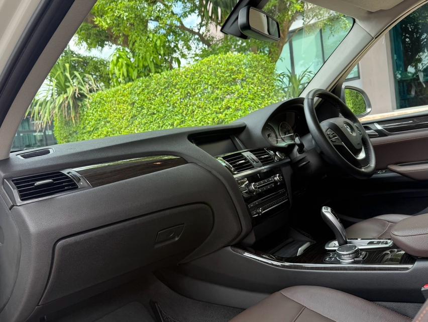 2016 BMW X3 20d LCI รถมือเดียวออกป้ายแดง รถวิ่งน้อย เข้าศูนย์ทุกระยะ รถไม่เคยมีอุบัติเหตุครับ 11